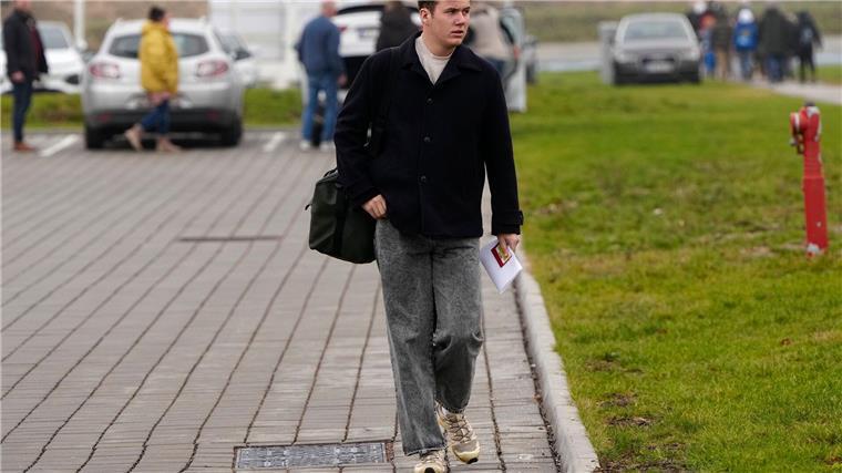 Kronprinz Christian tritt Wehrdienst an Kronprinz Christian tritt Wehrdienst an