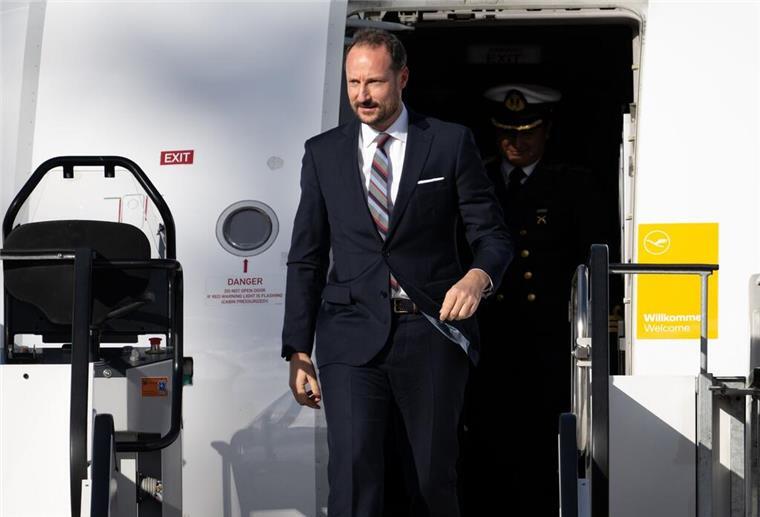 Norwegens Kronprinz Haakon besucht Deutschland Kronprinz Haakon ist in München gelandet.