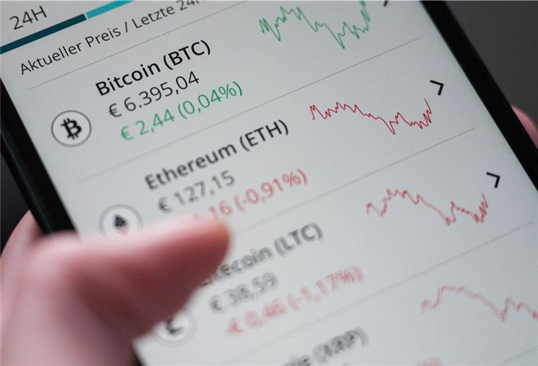 Betrug mit Kryptogeld: Bremervörder verliert tausende Euro Kryptowährungen wie Bitcoin, Ethereum, Litecoin und Ripple sind bei risikofreudigen Anlegern beliebt. Das zieht aber auch Betrüger an.