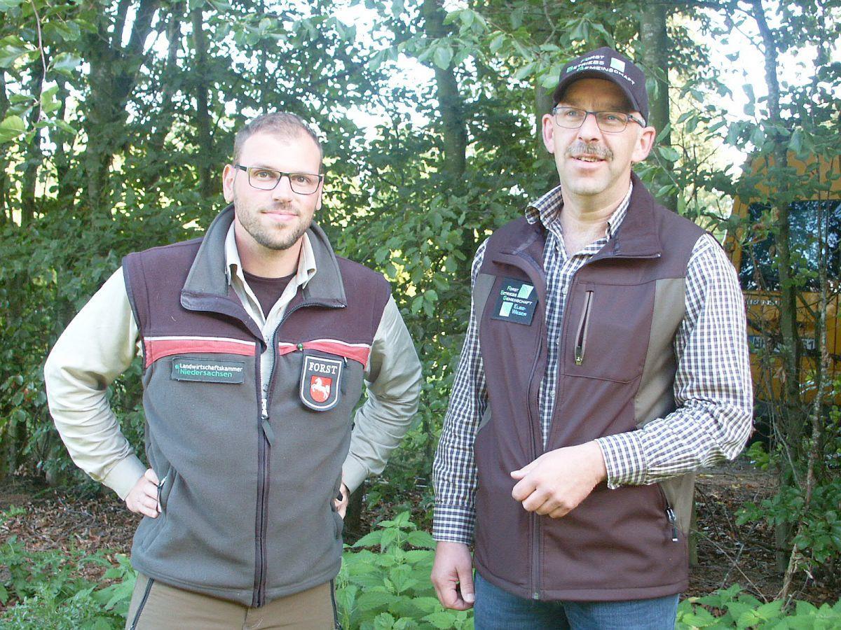Kümmern sich um die Wälder: Jan Teschner (links) und Volker Peters.
