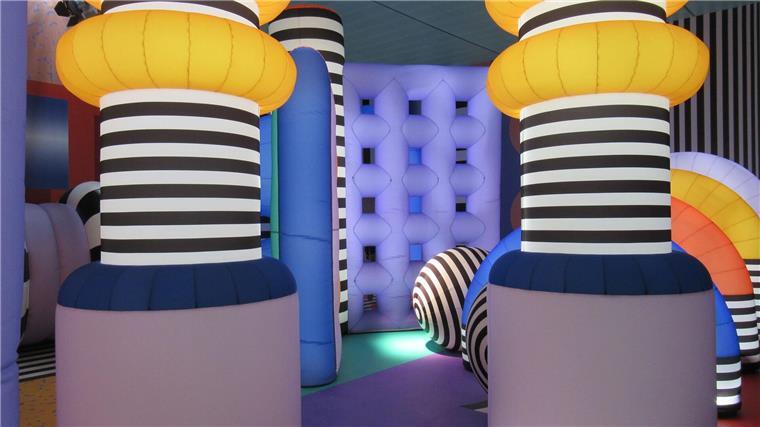 Kunst zum Anfassen Kunst ist manchmal kunterbunt.