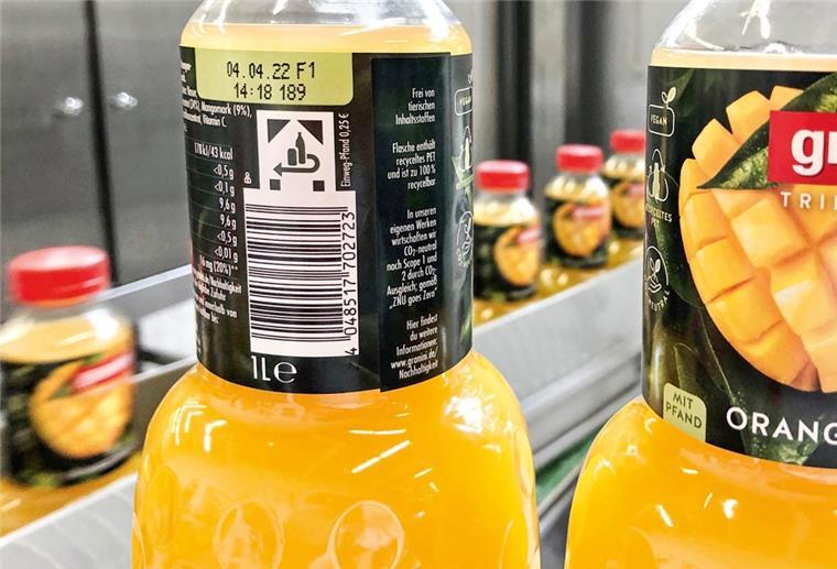 Verbrauchertipp: Pfandpflicht für Verpackungen erweitert Kunststoffgetränkeflaschen und Getränkedosen können jetzt in die Geschäfte zurückgebracht und im Pfandautomaten abgegeben werden. Granini hatte sein Sortiment bereits im August 2021 umgestellt.