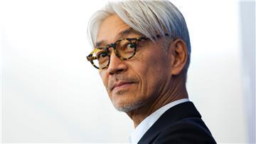 Kurz vor seinem Tod setzte sich Ryuichi Sakamoto ein letztes Mal für einen Auftritt ans Klavier. (Archivbild)   