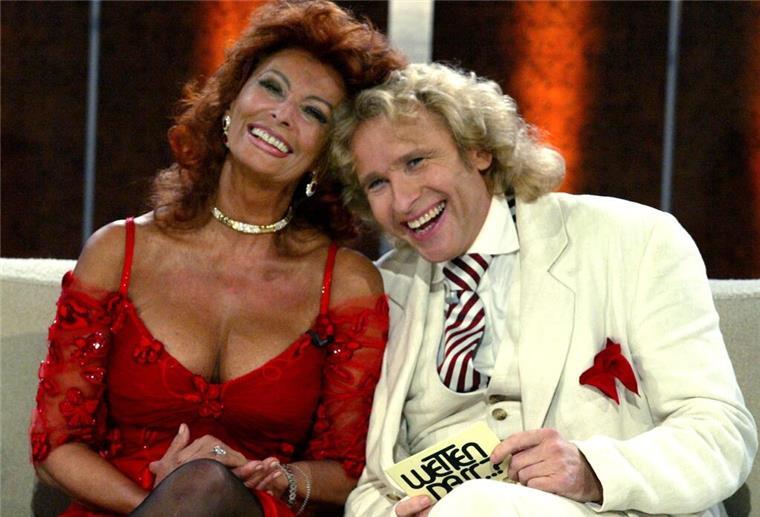 Samstagabend-Dämmerung: Thomas Gottschalk verkündet Show-Aus Kuscheln mit Sophia Loren: Thomas Gottschalk hatte samstagabends alle Stars zu Gast. (Archivfoto)
