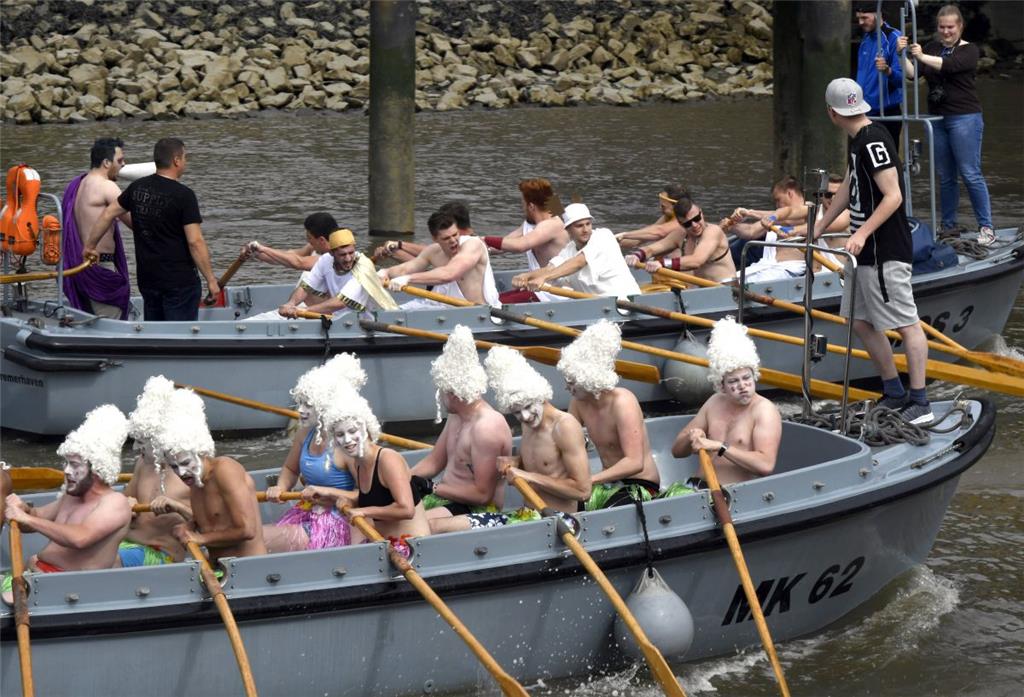 Kutterpullen geht in die Arme. Foto: Scheer