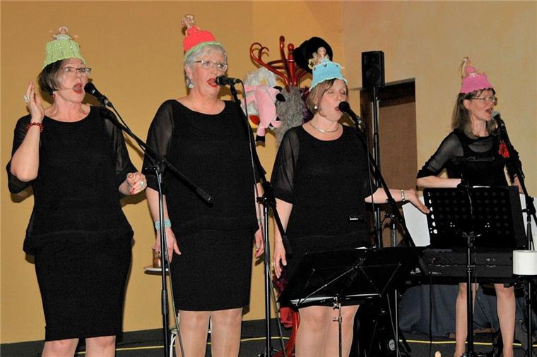 Elsdorf: Youtuberin Greta Silver gibt Landfrauen Tipps fürs Alter „Ladies First“ aus Buxtehude sorgten beim Kreislandfrauentag im „Elsdorfer Hof“ für temperamentvolle musikalische Unterhaltung.