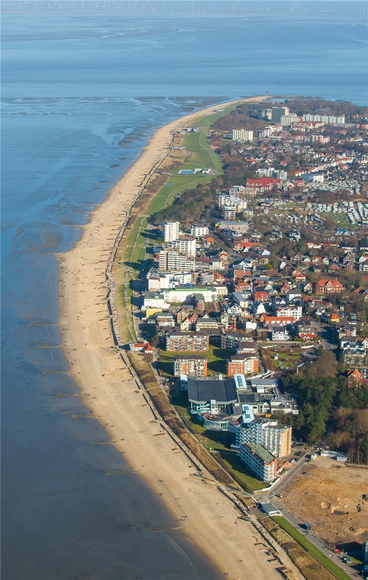 Land in Sicht: Kilometerlange Strandlandschaften zwischen Cuxhaven-Duhnen und der Kugelbake.
