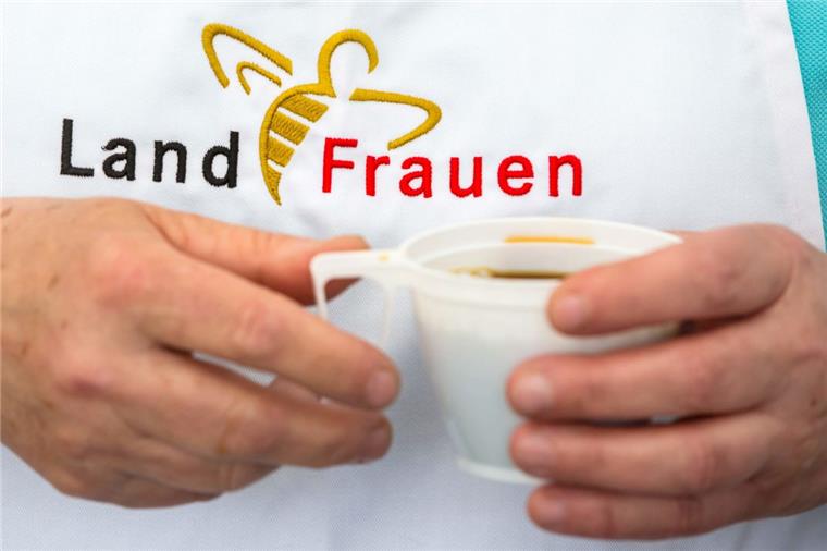 Rhade: Landfrauen suchen weiter nach Ehrenamtlichen Landfrauen tragen zur Lebensqualität auf dem Lande bei. Der Rhader Verein ist jedoch nach wie vor auf der Suche nach Nachfolgerinnen für drei Vorstandsmitglieder, die ihr Amt am 20. Februar niederlegen möchten.