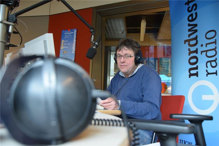 Nordsee-Zeitung geht beim Nordwestradio auf Sendung - Zum Nachhören Landkreis-Redakteur Andreas Schoener hat in der Sendung am Vormittag unter anderem über Auswirkungen der Flüchtlingskrise auf den Landkreis Cuxhaven gesprochen.