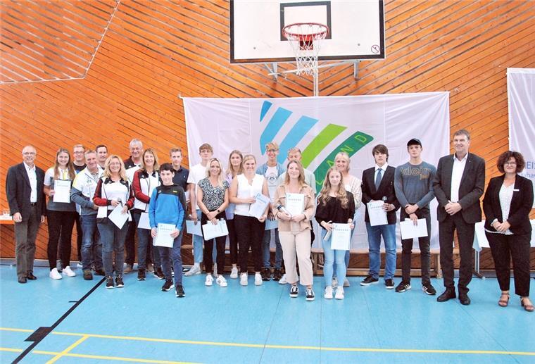Kreis Cuxhaven ehrt herausragende Sportler Geehrte Sportler