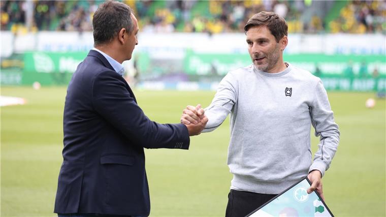 „Gesicht von Greuther Fürth“: Leitl ärgert Azzouzi-Rauswurf Lange ein Erfolgsduo in Fürth: Sportchef Rachid Azzouzi (l) und Trainer Stefan Leitl.