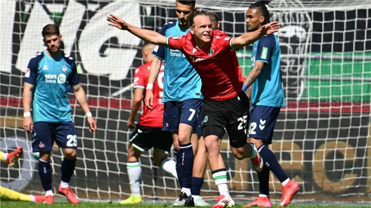 Hannover 96 verlängert mit Lars Gindorf Lars Gindorf spielt auch in Zukunft für Hannover 96.