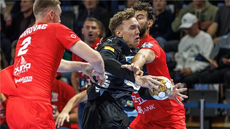Füchse Berlin verlieren in Champions League gegen Veszprém Lasse Andersson tankt sich durch die ungarische Deckung