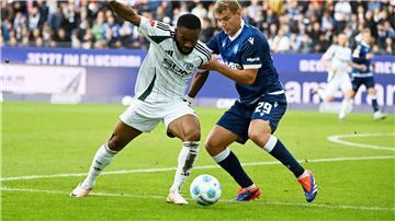 Lasse Günther (r.) und der KSC haben in der laufenden Saison noch nicht verloren.
