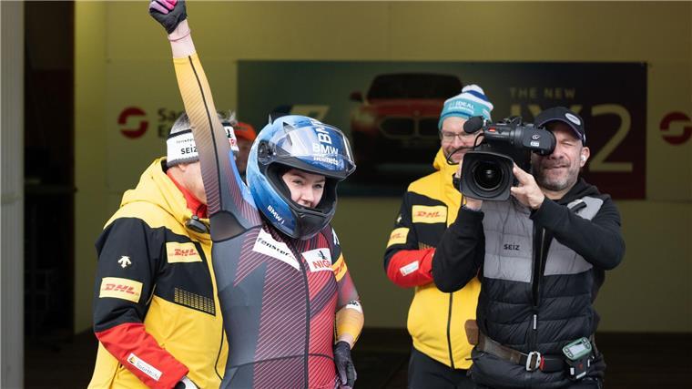 Friedrich, Lochner und Nolte holen EM-Titel im Bob Laura Nolte jubelt. In Lillehammer gewann sie nach dem EM-Titel im Monobob auch den Zweierbob.