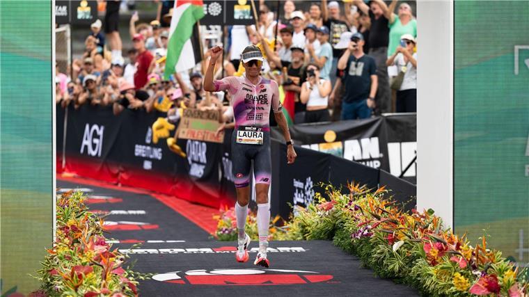 Lächeln nach dem Leiden: Philipp WM-Dritte beim Hawaii-Drama Laura Philipp wurde als Weltmeisterin entthront, schaffte es im Hitzedrama aber noch aufs Podium.