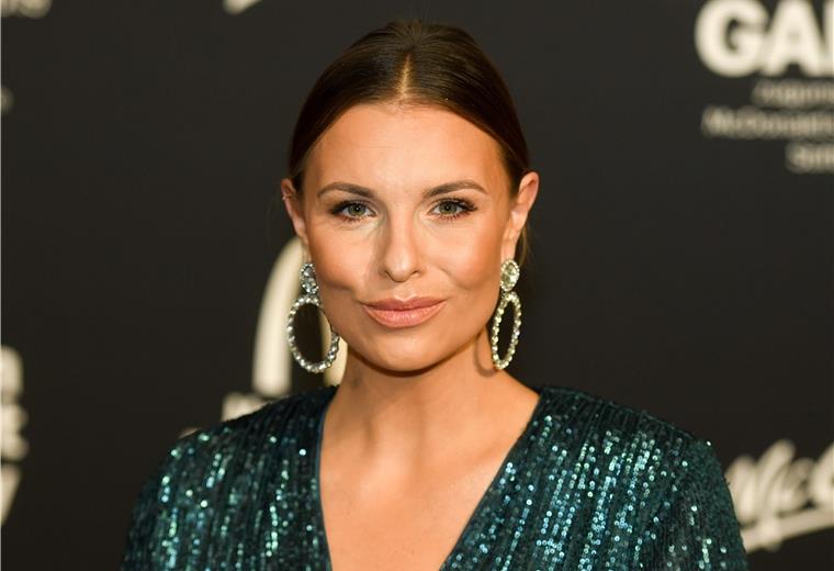 Laura Wontorra: Ich war schon immer Werder-Fan Laura Wontorra mag Fashion und Beauty, aber auch Autos und Sport, wie sie uns im Interview verrät.