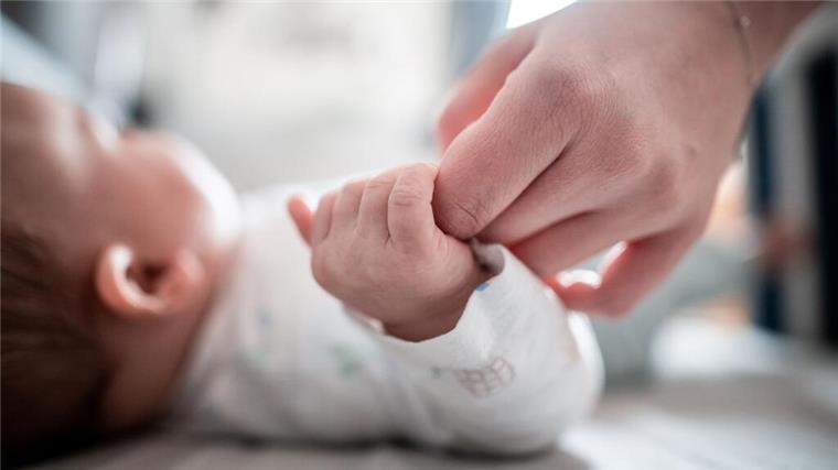 Laut der Einschätzung des Namensforschers geben Eltern ihren Kindern auch gerne etablierte Namen, die daher unauffällig seien. (Archivbild)