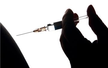 Laut des Ministeriums in Deutschland sind 15,7 Millionen Dosen Grippe-Impfstoff erhältlich gewesen. Dennoch geht den Ärzten und Apotheken in Nordenham schon jetzt der Wirkstoff aus und eine Nachproduktion ist nicht mehr möglich.