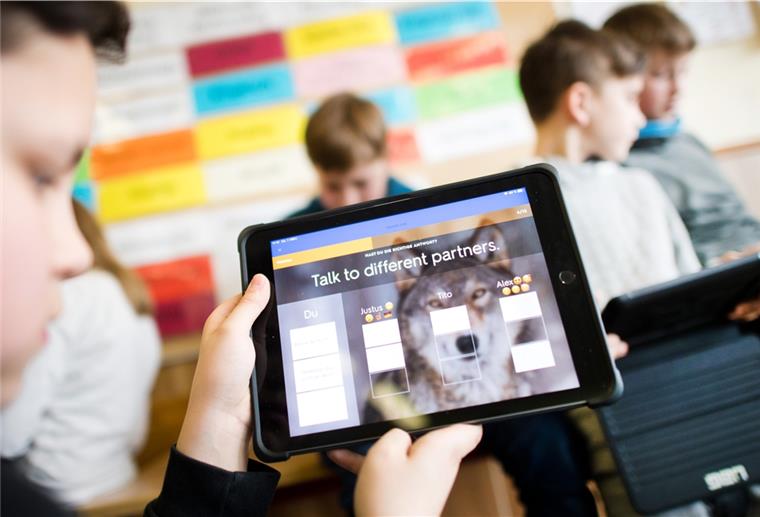 ipads für Bremerhavener Schüler: Senat nennt Termin Laut einer Senatsantwort auf eine Anfrage der Grünen sollen alle Schüler-iPads bis zum Ende des ersten Quartals 2021 ausgeliefert sein.
