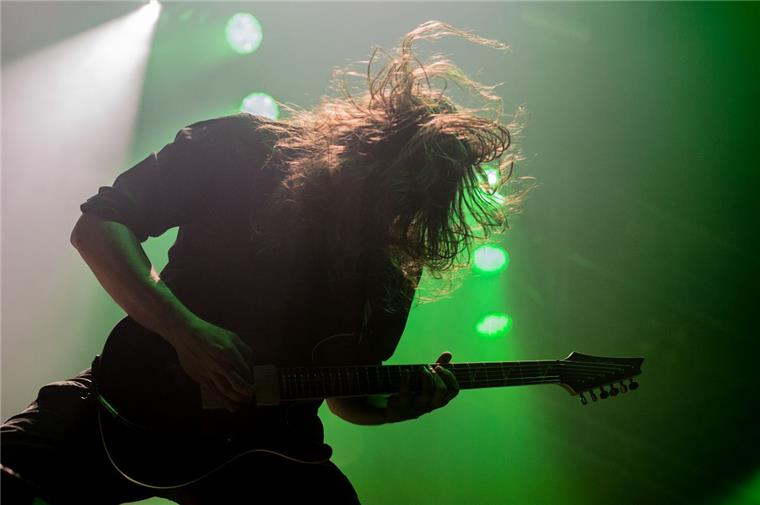Deichbrand-Countdown: Heaven Shall Burn Laut, lauter, Heaven Shall Burn: Gitarrist Maik Weichert und seine Kumpels von der Schwermetall-Combo werden auch beim Deichbrand die Regler mchtig aufdrehen. Foto Boerger