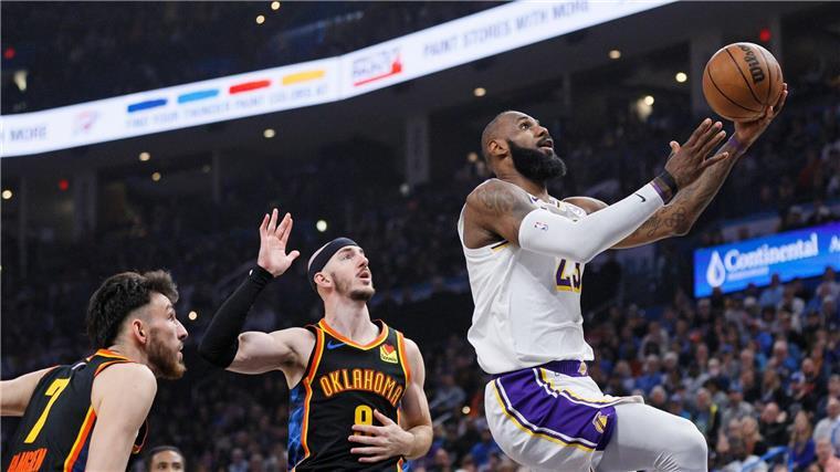 Doncic überragt: Lakers überrollen Hartensteins Thunder LeBron James traf auch gegen Liga-Primus „OKC“ zweistellig und hielt damit seine Serie von 1299 aufeinanderfolgenden Partien aufrecht.