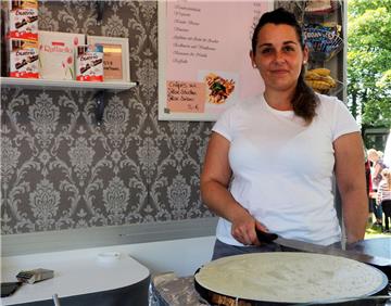 Leckere Crepes in vielen Geschmacksrichtungen bot Scarlett Weiß auf dem Langener...