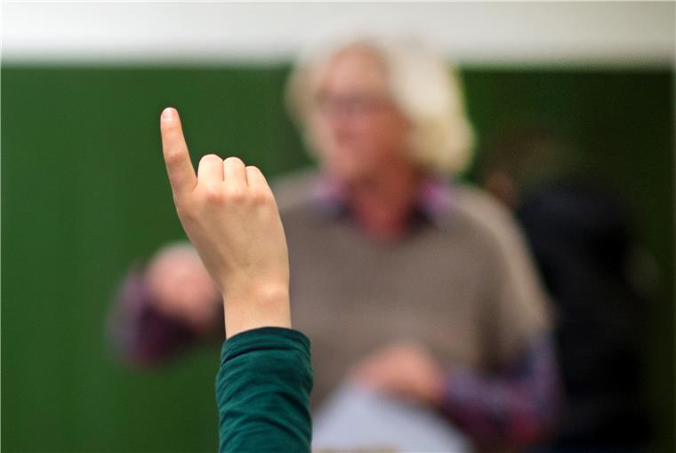 Umfrage: An jeder dritten Grundschule werden Lehrer Opfer von Gewalt Leher werden immer öfter Opfer von Gewalt.