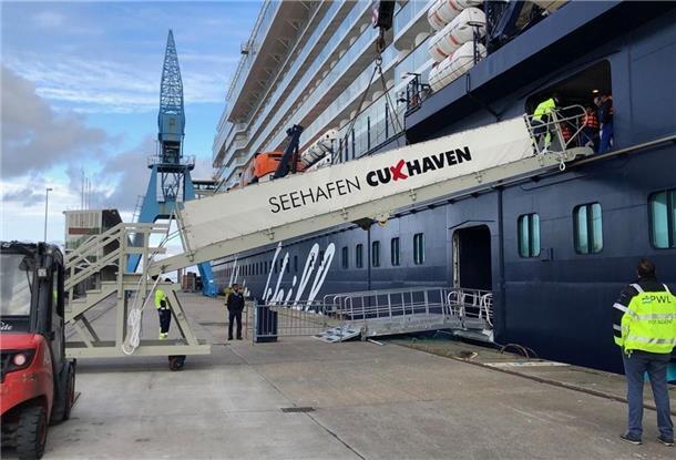 Leinen los: Die „Mein Schiff 3“ verlässt am Freitag Cuxhaven.