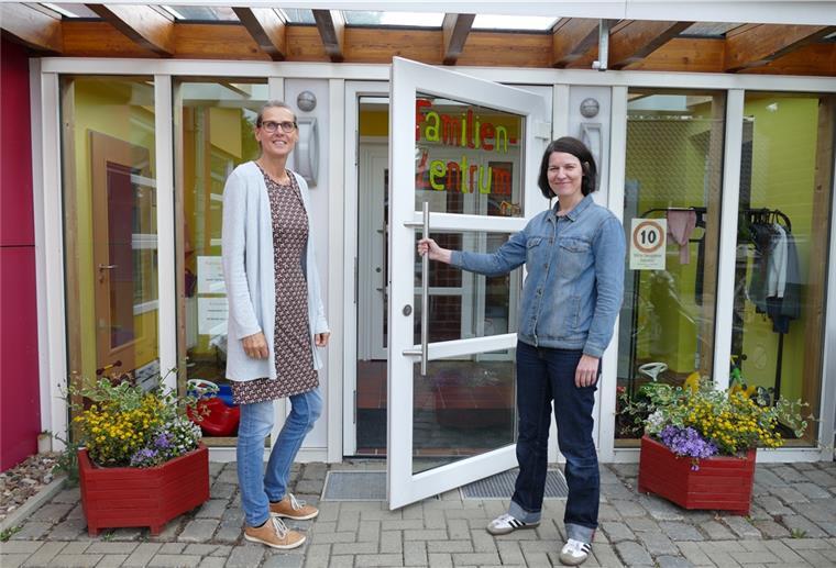 Stotel: Familienzentrum mit neuem Beratungsangebot Leiterin Antje Bender-Hardt(rechts ) freut sich über das neue Beratungsangebot von Corinna Steindorf.