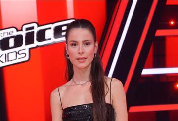 Lena Meyer-Landrut hat am Freitag ihr neue Single „Looking for Love“ veröffentlicht.