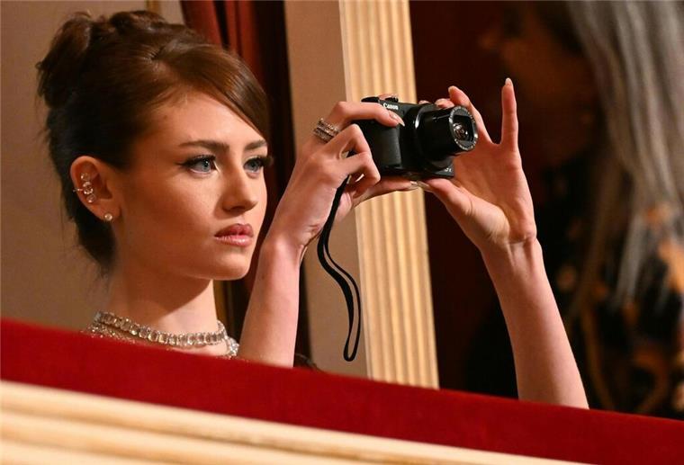 Opernball glitzert ohne Lugner mit Sternchen statt Stars Leni Klum fühlt sich „wie eine Prinzessin“.