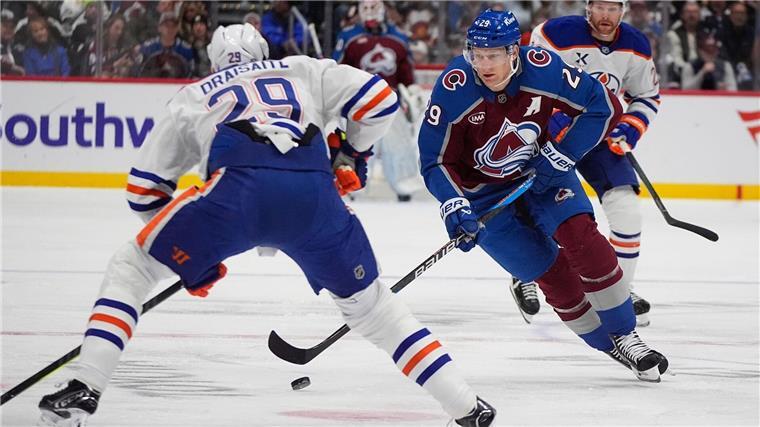 Nächster Sieg für Oilers und Draisaitl in der NHL Leon Draisaitl (l.) blieb diesmal ohne Torbeteiligung.