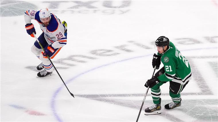 Edmonton gleicht Halbfinal-Serie gegen Dallas aus Leon Draisaitl (links) legte beim Sieg gegen die Dallas Stars seinen 13. Assist für die Edmonton Oilers in den laufenden Playoffs auf.