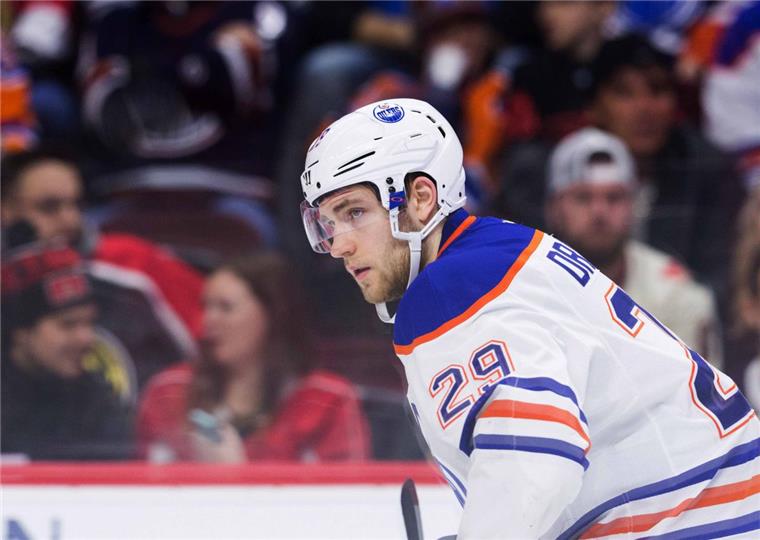 Leon Draisaitl wird nicht für das All-Star-Game der NHL nominiert Leon Draisaitl mit einem konzentrierten Blick - den Sprung zum All-Star-Game der NHL hat der Profi allerdings nicht geschafft.