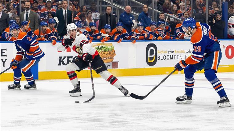 NHL: Draisaitl gewinnt deutsches Duell gegen Stützle Leon Draisaitl (r.) lieferte einen Assist.