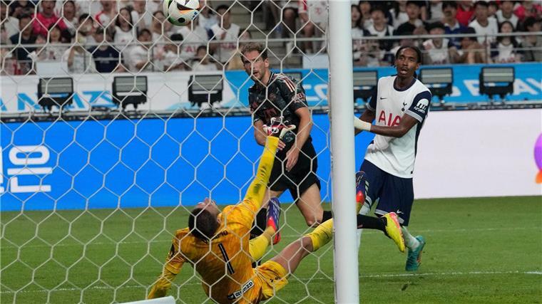 Leon Goretzka trifft im Nachschuss zum 2:0