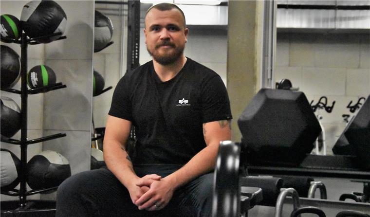 Unsichtbare Helden: Die „stillen Stars“ bei den Fischtown Pinguins Leon Lilik, Athletiktrainer der Fischtown Pinguins in der Eishalle.