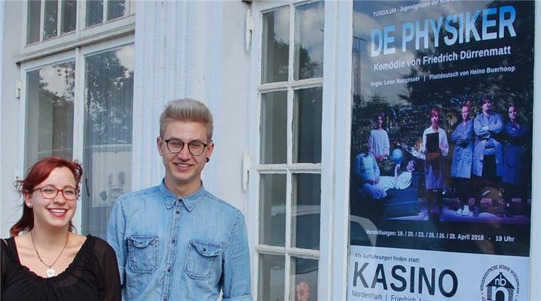 Nordenhamer Student (21) ist auf dem Weg zum Regisseur Leon Nungesser und sein Schützling Katja Kramer aus dem Tusculum-Team arbeiten derzeit intensiv an der Vorbereitung für das Stück „De Physiker“ von Friedrich Dürrenmatt, das im nächsten April im Kasino in Friedrich-August-Hütte Premiere feiern soll.