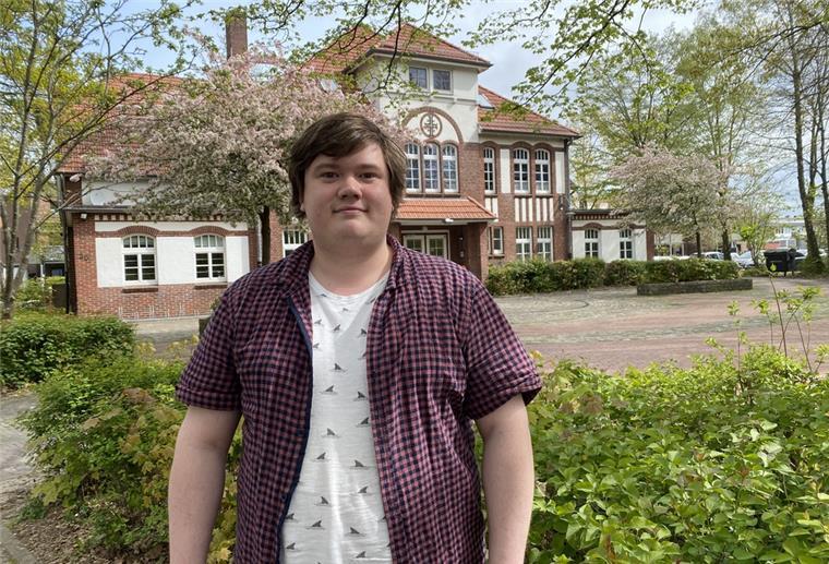 Junger Nordenhamer engagiert sich für seine Heimat Leon Weiß fühlt sich in seiner Heimatstadt Nordenham wohl. Deshalb will er deren Zukunft mitgestalten, politisch, aber auch in der Kirche.