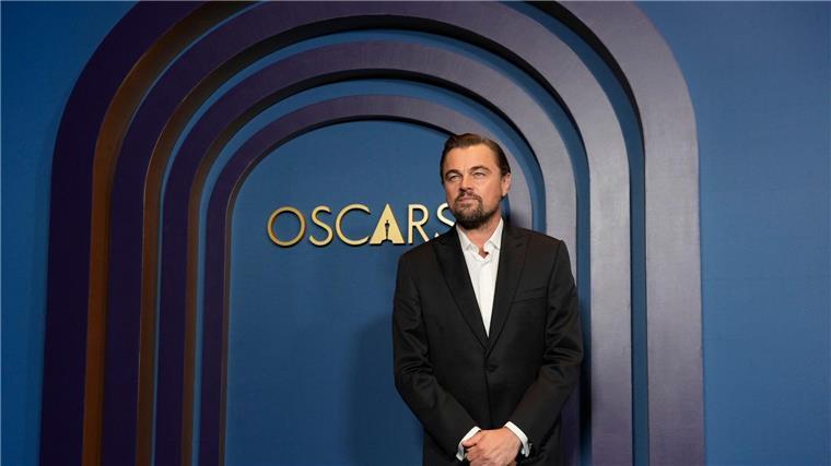 Leonardo DiCaprio feiert mit.