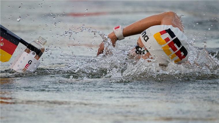 Beck nach Seine-Schwimmen: „Erbrechen im Zehn-Minuten-Takt“ Leonie Beck musste sich nach ihrem Freiwasserrennen mehrmals übergeben.