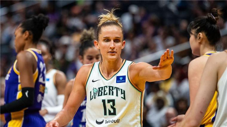 Fiebich über Dildos in WNBA: „Einfach ein bisschen dumm“ Leonie Fiebich findet die Dildo-Würfe bei WNBA-Spielen dumm (Archiv-Foto).