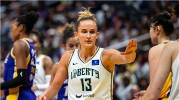 Leonie Fiebich findet die Dildo-Würfe bei WNBA-Spielen dumm (Archiv-Foto).