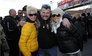 Leute treffen, klönen und feiern: Auch das gehört zum Fischereihafenrennen.