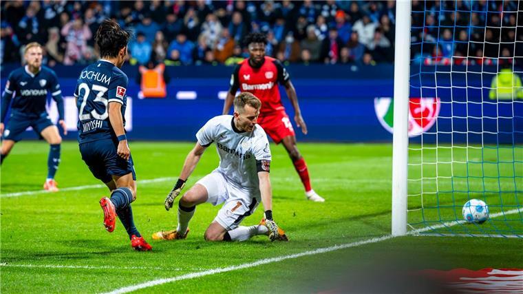 Bayer kassiert wieder spät ein „Lucky Goal“ Leverkusen kassierte spät das Gegentor.