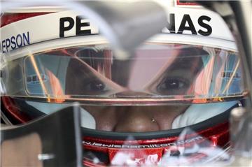 Lewis Hamilton aus Großbritannien hat sich in Suzuka (Japan) die Pole Position gesichert.