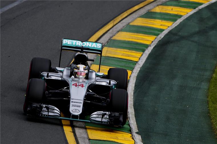 Formel 1: Hamilton holt erste Pole dieser Saison Lewis Hamilton hat sich auch im Qualifying zum Grand Prix von Australien die Bestzeit gesichert.