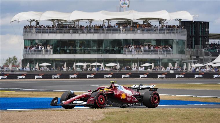 Verstappen stellt mit Superrunde Vettel-Bestmarke ein Lewis Hamilton ist Rekordsieger in Silverstone.