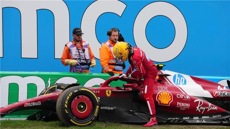Piastri-Triumph in Zandvoorts Dünen vor Verstappen Lewis Hamilton steigt frustriert aus seinem Ferrari aus.
